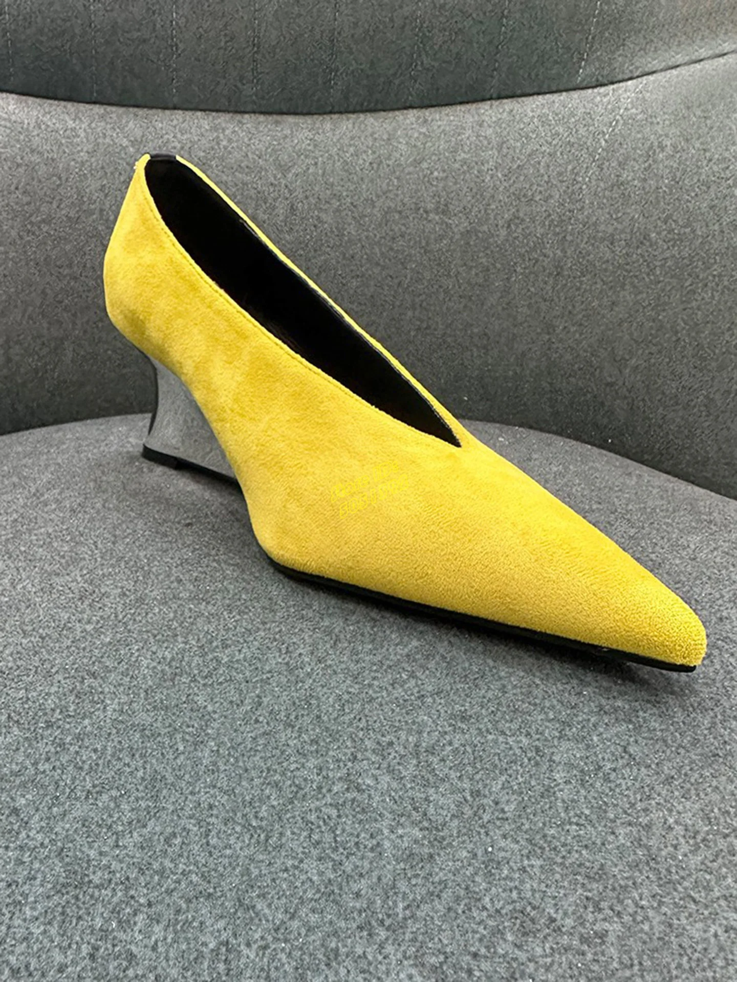 Women'S Shoes Burgundy - Gele Suède Instap Pumps met Wedges