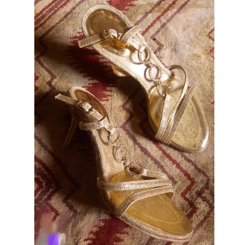 Gouden sandalen met riempjes,  - Strappy Heeled Sandals recensie en prijs